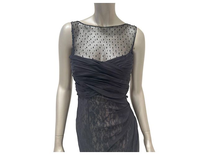 Valentino Abendkleid aus schwarzer Spitze und Seide Drapierung Größe 6 Gebraucht - Ansicht 4