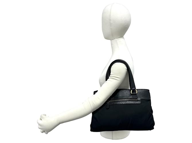 Mini-Tote-Bag mit Prada Triangle Logo-Plakette Schwarz - Ansicht 2