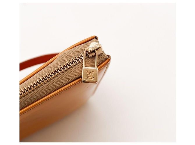 Louis Vuitton Monogram Vernis Pochette Cosmetic Pouch Arancione - vista 9