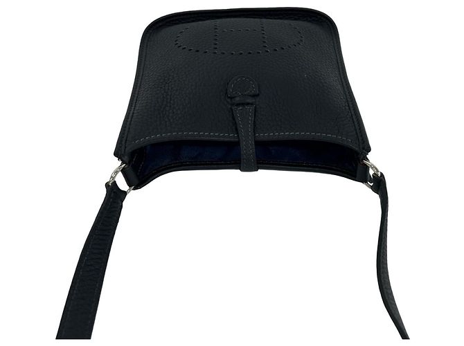 Hermès Borsa a tracolla Hermes Evelyne TPM Mini Blu navy - vista 4