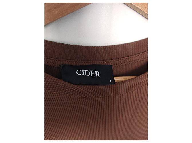 Autre Marque Cider Braunes Rippstrick Maxi-Kleid mit Gürtel - Ansicht 12