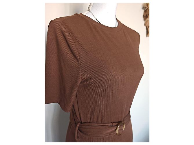 Autre Marque Cider Braunes Rippstrick Maxi-Kleid mit Gürtel - Ansicht 3