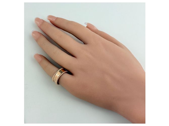 Anello Perle Signature di Van Cleef & Arpels in oro rosa - vista 3