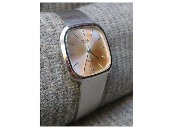 Seiko Dolce quartz watch ref. 6030-5200 Silvery Metallic - view 2