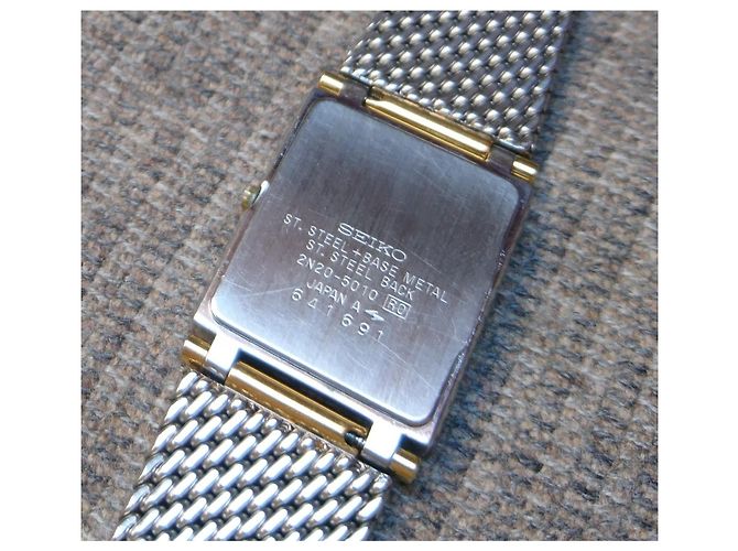 Relógio de quartzo Seiko Dolce ref. 2N20-5010 Branco Dourado - vista 3