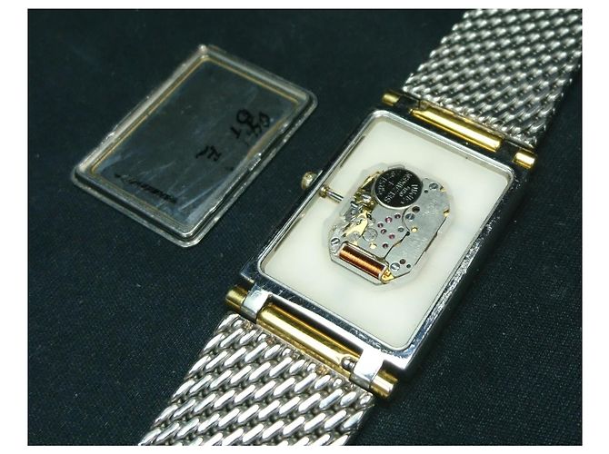 Relógio de quartzo Seiko Dolce ref. 2N20-5010 Branco Dourado - vista 4