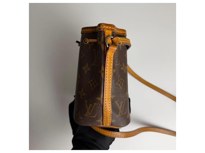 Louis Vuitton Noe Mini Borsa a Secchiello Monogram Canvas Marrone Monogramma - vista 4