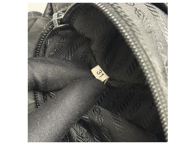 Prada Borsa Messenger in Nylon e Pelle Nero - vista 10