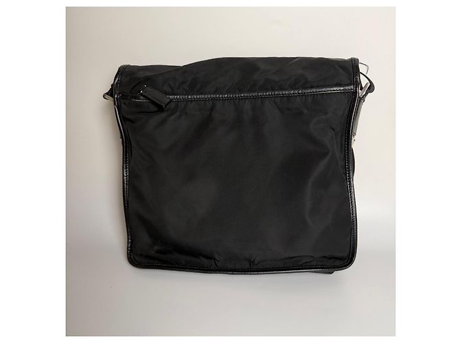 Prada Borsa Messenger in Nylon e Pelle Nero - vista 3