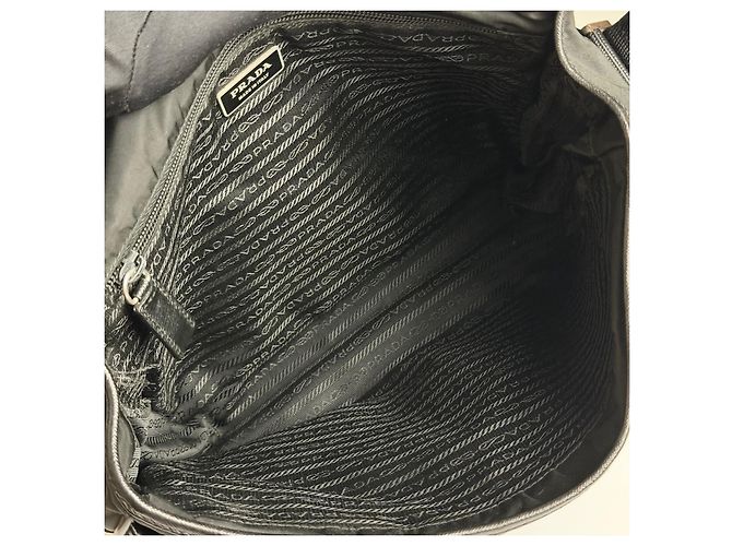 Prada Borsa Messenger in Nylon e Pelle Nero - vista 7