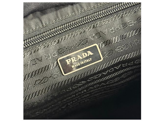 Prada Borsa Messenger in Nylon e Pelle Nero - vista 8