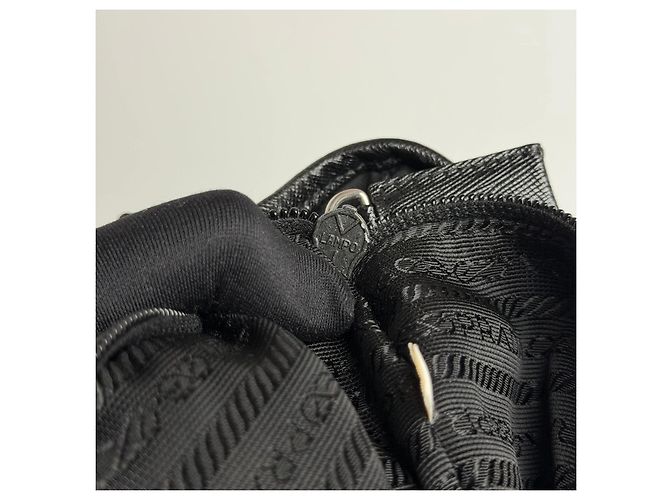 Prada Borsa Messenger in Nylon e Pelle Nero - vista 9