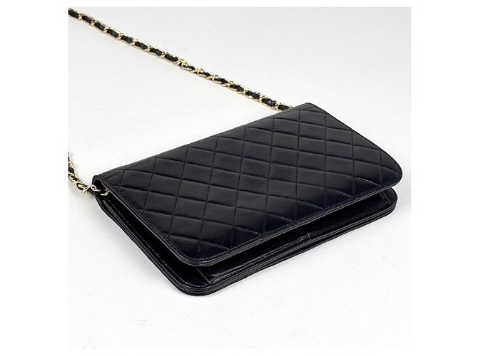Borsa a tracolla Chanel Matelassé in pelle nera Nero - vista 2