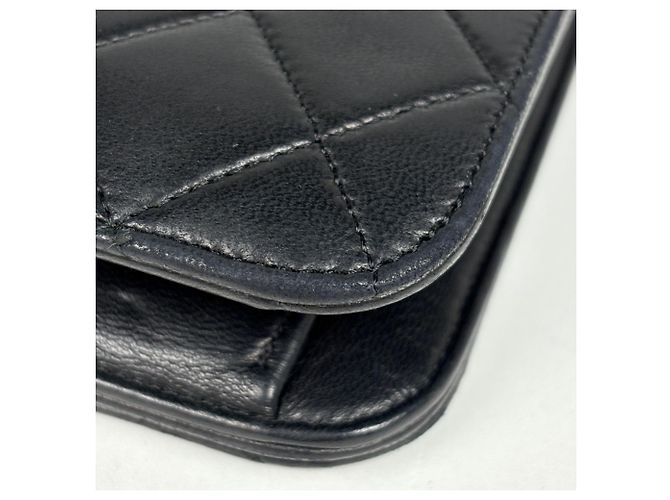 Borsa a tracolla Chanel Matelassé in pelle nera Nero - vista 3