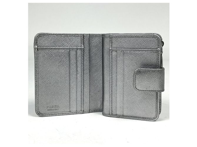 Cartera de doble pliegue en cuero Saffiano plateado Prada Plata - vista 7
