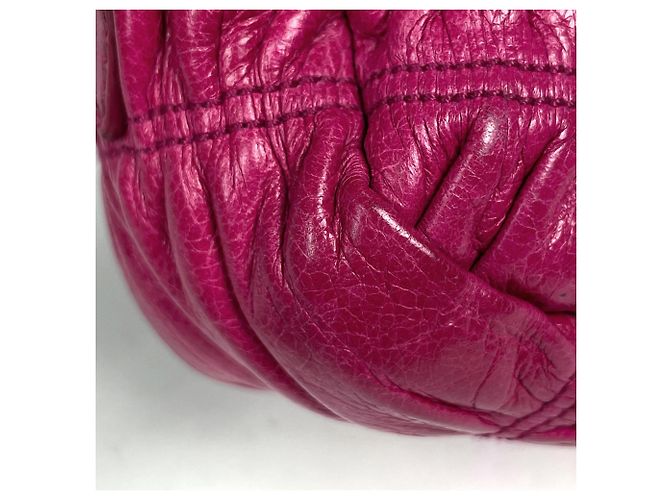 Sac à main en cuir plissé rose Prada - vue 3