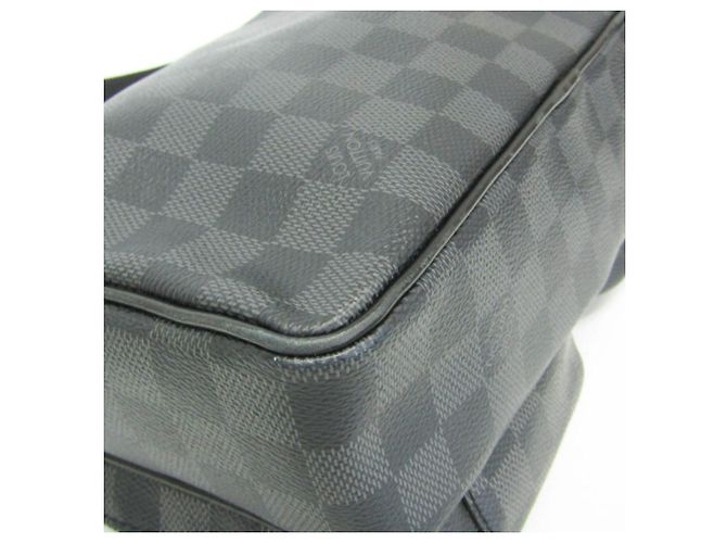 Borsa Messenger Utility Louis Vuitton Damier Graphite Nero - vista 4