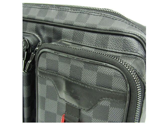Borsa Messenger Utility Louis Vuitton Damier Graphite Nero - vista 8