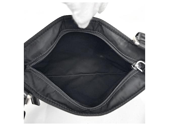 Borsa a tracolla in nylon nero Prada - vista 6