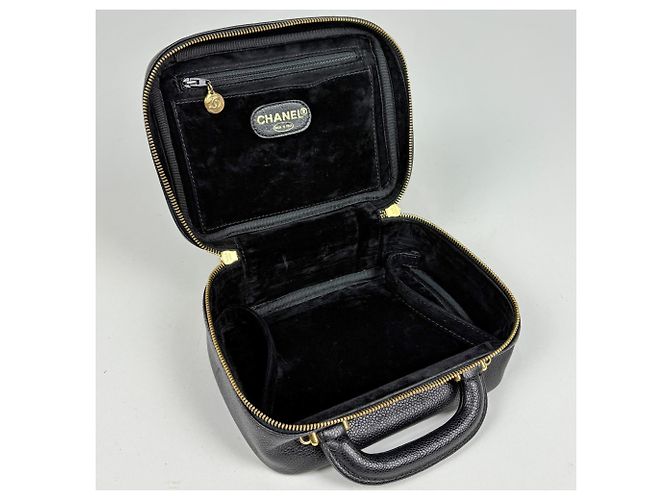 Vanity Beauty case in pelle di vitello martellata Chanel Nero - vista 7