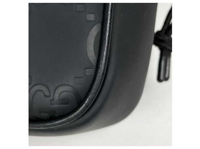 Borsa a tracolla Gucci Edge Mini in pelle con effetto gomma GG Nero - vista 3