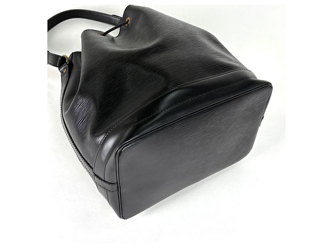 Noe Borsa a Spalla Louis Vuitton Noé Nero - vista 2