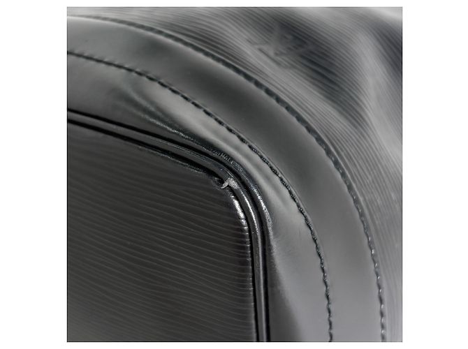 Noe Borsa a Spalla Louis Vuitton Noé Nero - vista 3
