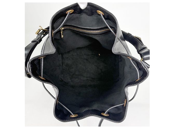 Noe Borsa a Spalla Louis Vuitton Noé Nero - vista 9