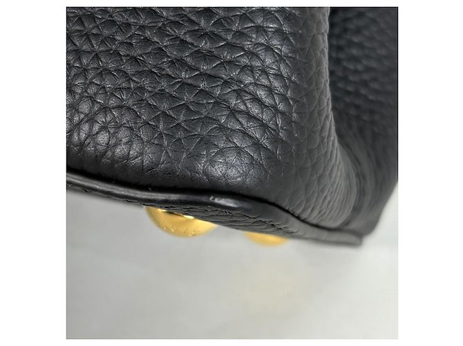 Borsa Louis Vuitton Capucines MM Nero - vista 6