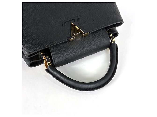 Borsa Louis Vuitton Capucines MM Nero - vista 8