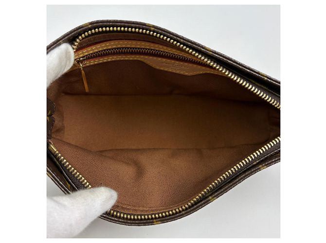 Borsa a tracolla Louis Vuitton Trotteur Pochette Marrone - vista 7