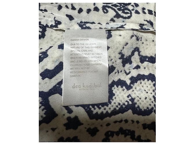 Autre Marque Dea Kudibal Seidenmischkleid "A Poetic Tale" Weiß Dunkelblau - Ansicht 9