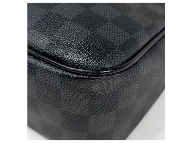 Borsa a tracolla Louis Vuitton Daniel MM Nero - vista 3