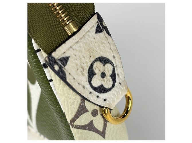 Louis Vuitton Mini Pochette Accessoires Beige Cachi - vista 6