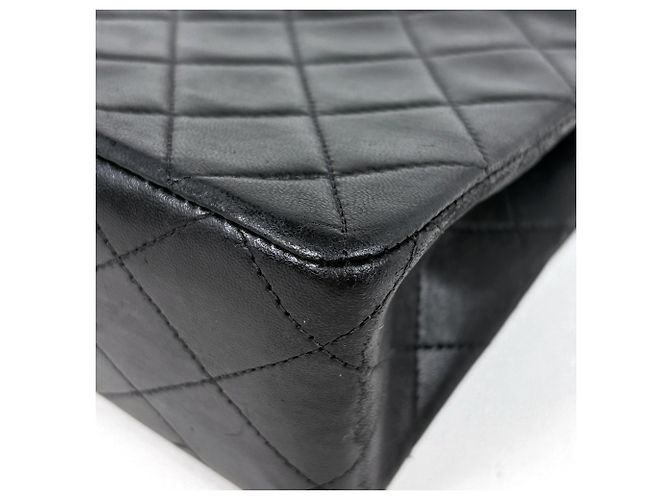 Borsa a tracolla Chanel in pelle nera trapuntata Nero - vista 3