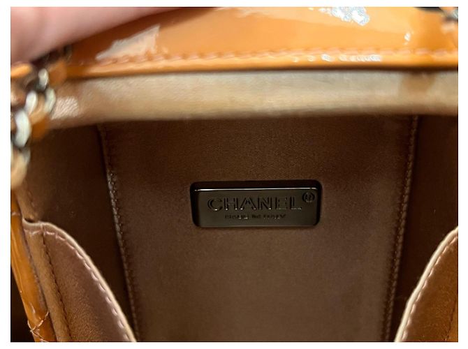 Borsa Chanel Milk Carton Arancione in pelle vernice - vista 9