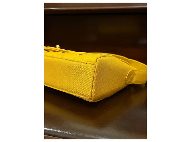 Chanel Borsa a Tracolla Trapuntata Nylon Gialla Giallo - vista 5