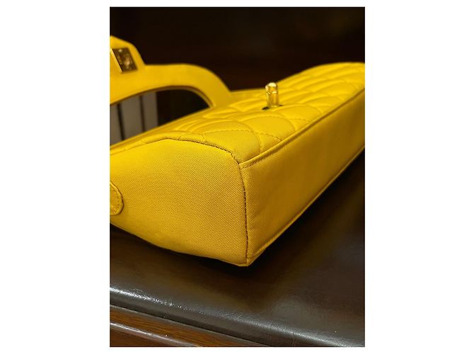 Chanel Borsa a Tracolla Trapuntata Nylon Gialla Giallo - vista 6