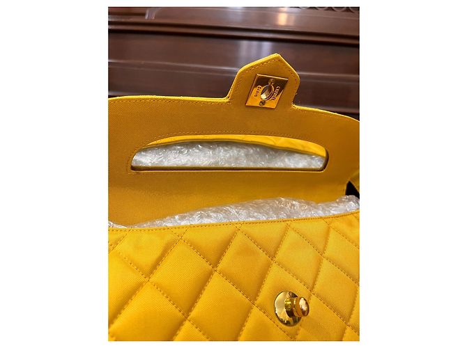 Chanel Borsa a Tracolla Trapuntata Nylon Gialla Giallo - vista 8