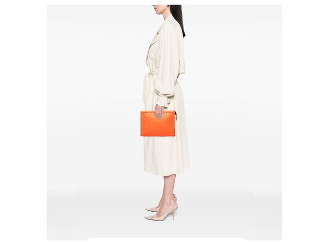 Louis Vuitton Orange Monogram Taigarama Pochette Voyage MM Arancione - vista 6