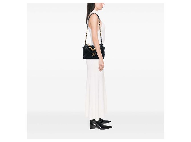 Chanel Black Large Lambskin 19 Flap Schwarz - Ansicht 5