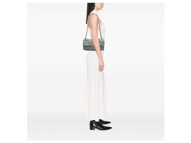 Chanel Flap in pelle di vitello stropicciata Ultra Stitch Gray Medium Marrone - vista 5