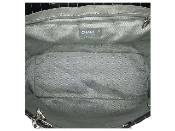 Tote Chanel Black Large Lambskin Vertical Quilted Mademoiselle Negro - vista 4