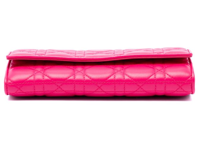 Portafoglio con catena Lady Dior in agnello Cannage rosa di Dior - vista 3