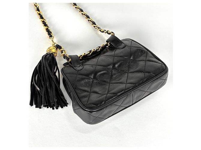 Bolsa de ombro Chanel em couro preto - vista 2