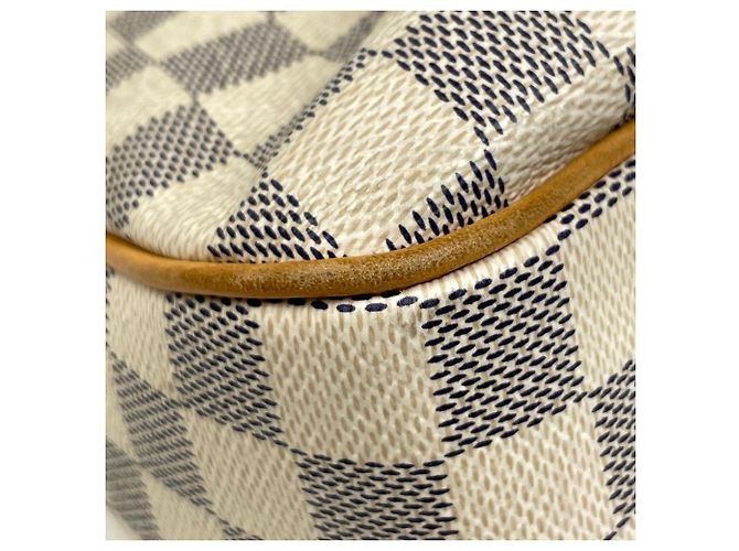 Borsa a tracolla Louis Vuitton Siracusa PM Bianco - vista 3