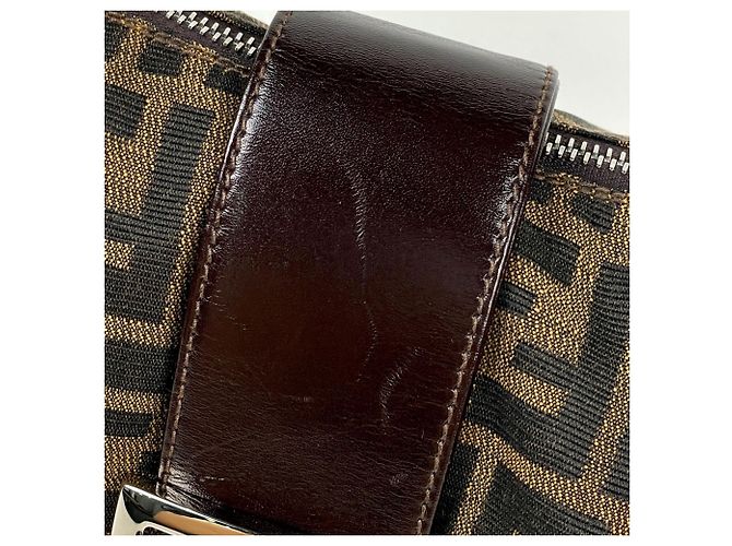 Zucca Borsa a tracolla Fendi in tela marrone e pelle - vista 4