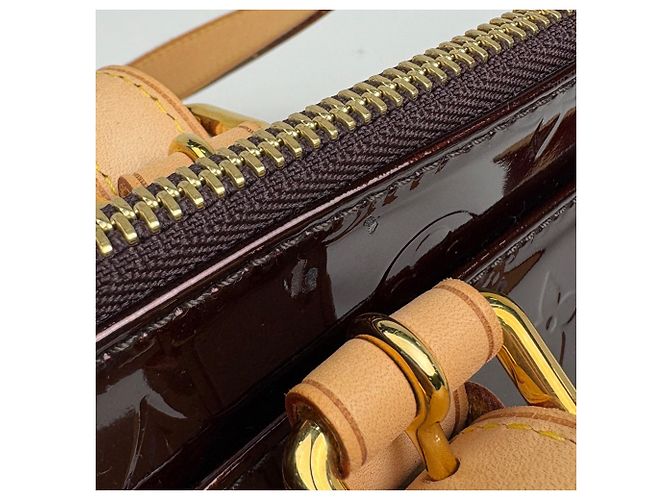 Borsa Louis Vuitton Rosewood Avenue Bordò - vista 4
