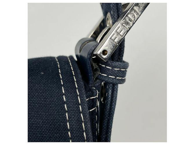 Borsa a tracolla Fendi Zucca Logo Mamma Baguette Blu navy - vista 4
