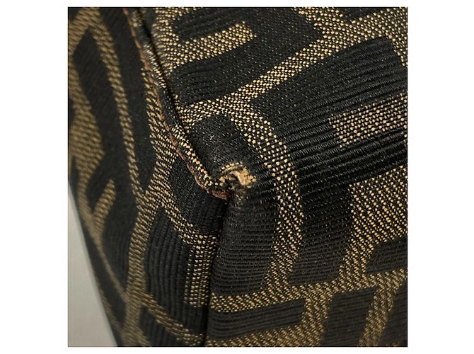 Zucca Fendi Schultertasche aus braunem Leder - Ansicht 3